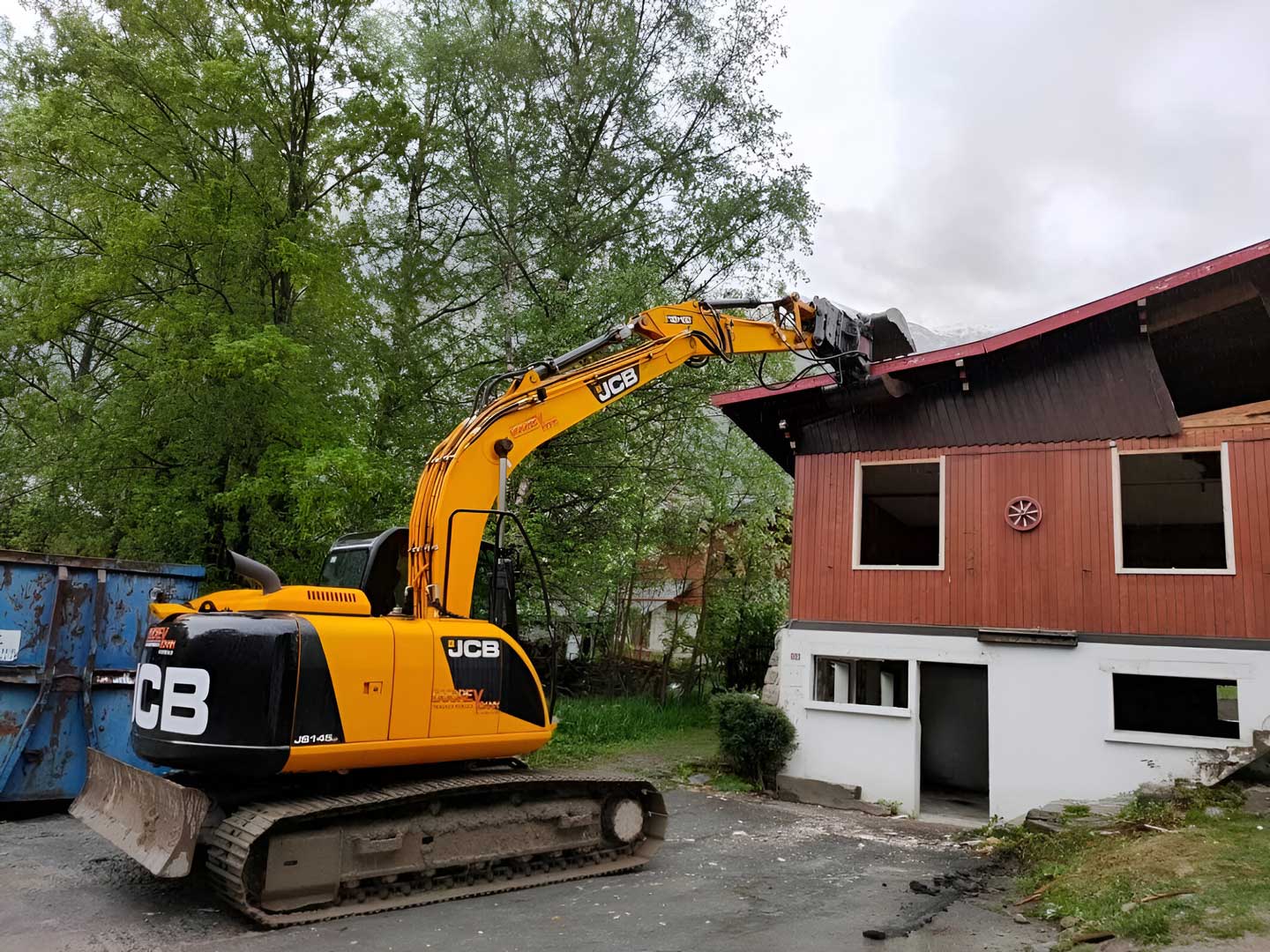 PELLE DE DÉMOLITION TRAVAUX PUBLICS VALLÉE DE L'ARVE